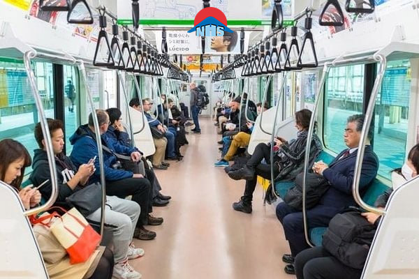 đi tàu ở Nhật Bản